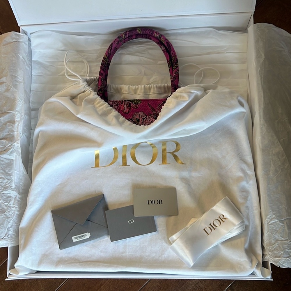 ⭐️RARE⭐️Christian Dior Large Book Tote Embroidered Fuschia Ltd. Edition FULL SET - Picture 3 of 17